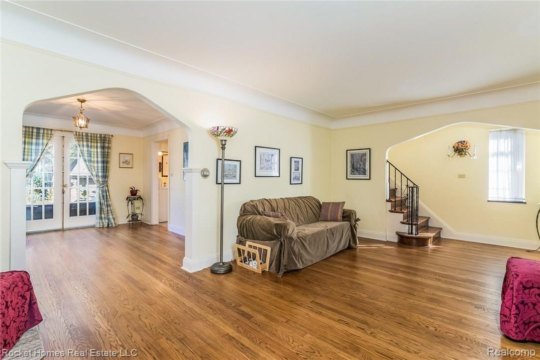 3544 Yorkshire Road Detroit, MI 48224 - Photo 5 of 26 007-Living_Room-4964970-medium.jpg