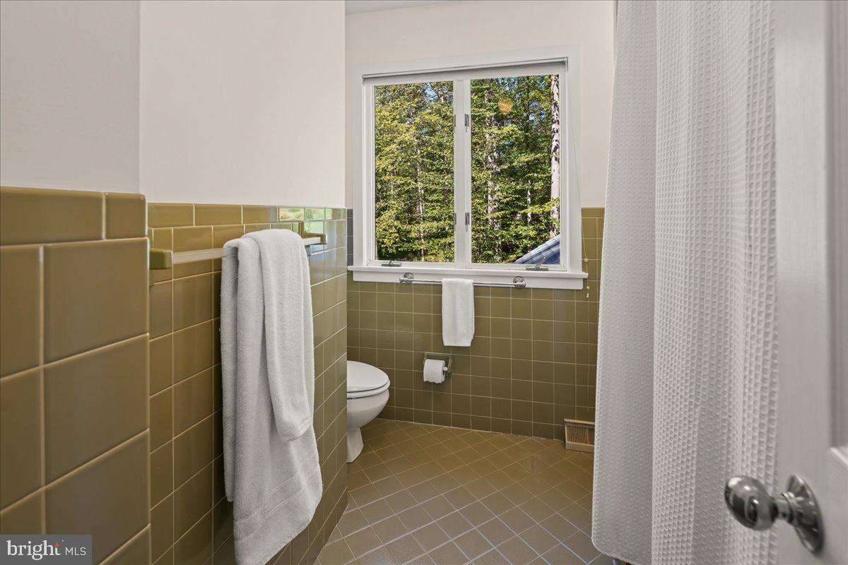 1005 Stuart Road Princeton, NJ 08540 - Photo 38 of 42 One of two hall bath rooms