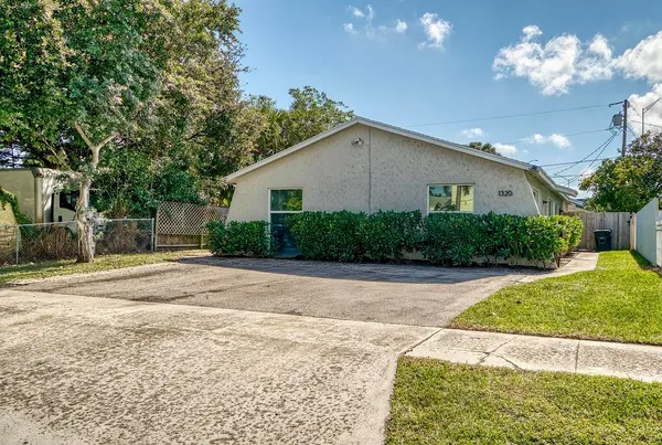 $1,900 | 1320 Wellington Street, Unit A, West Palm Beach, FL 33401