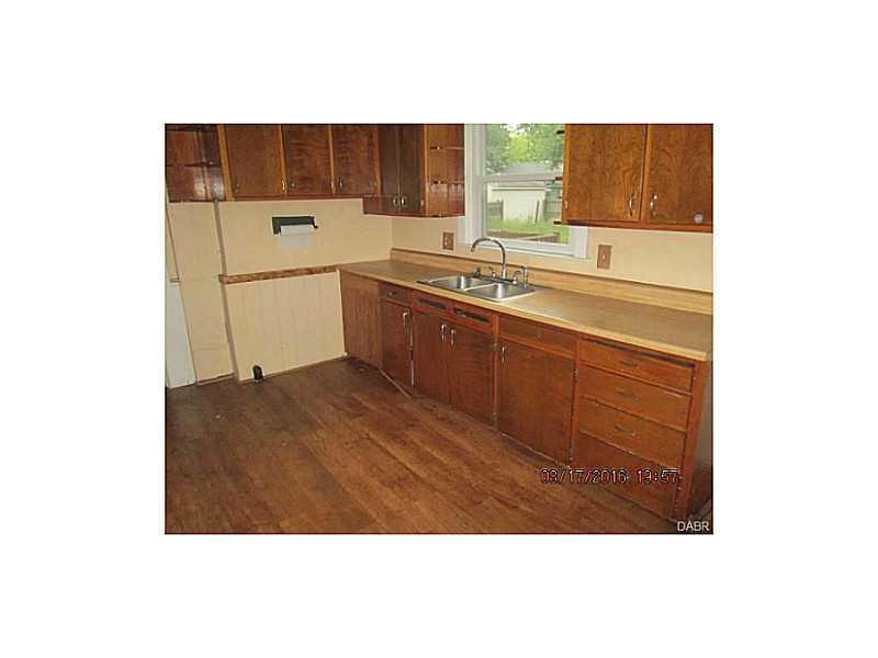 122 Center Street Springfield, OH 45502 - Photo 2 of 4