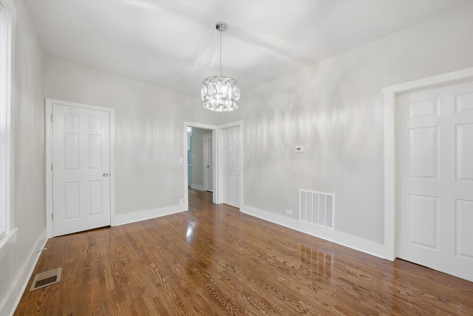 5809 South Sangamon Street Chicago, IL 60621 - Photo 7 of 33 Gallery Image 7