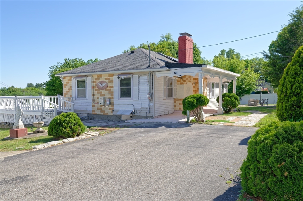 1 Rockland Rd Court Auburn, MA 01501 - Photo 38 of 38 front view of a house with a street