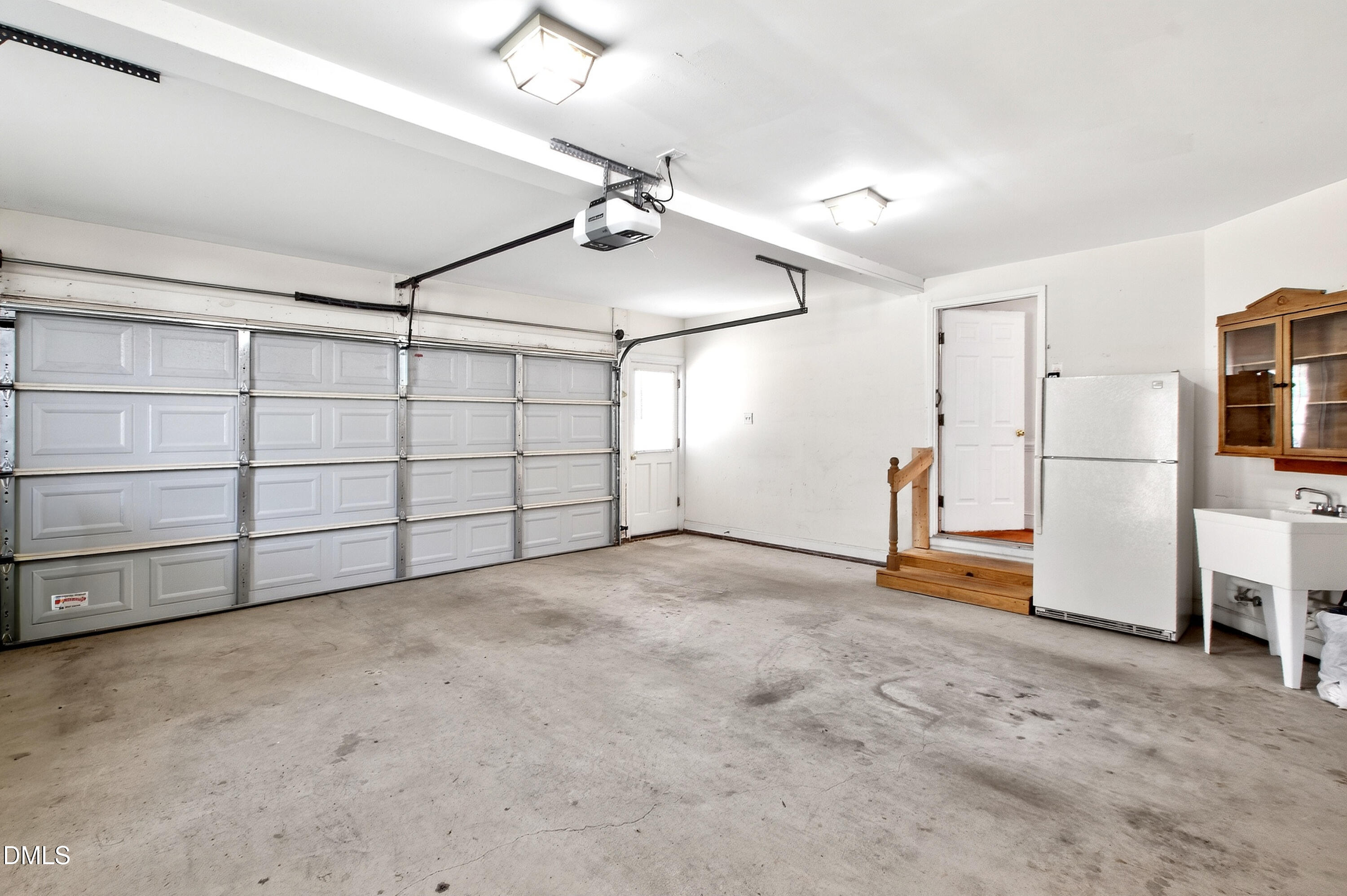 913 Tanworth Drive Raleigh, NC 27615 - Photo 41 of 48 a view of a garage