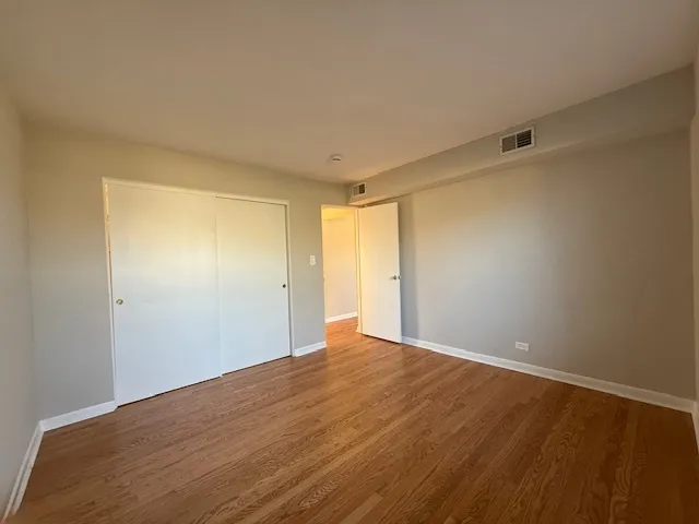 $1,700 | 10 Garden Drive, Unit 8, La Grange Park, IL 60526