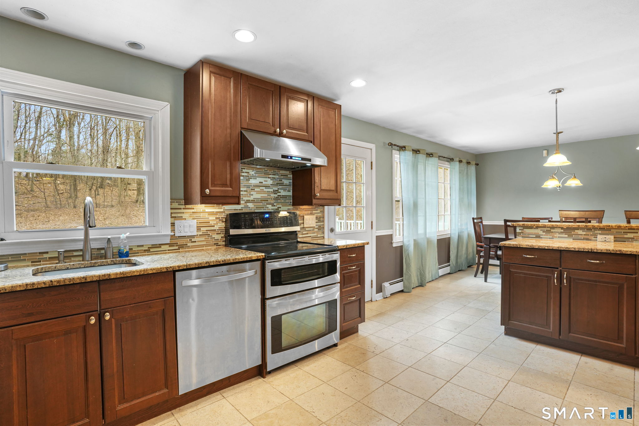 312 Turkey Roost Road Monroe, CT 06468 - Photo 13 of 39
