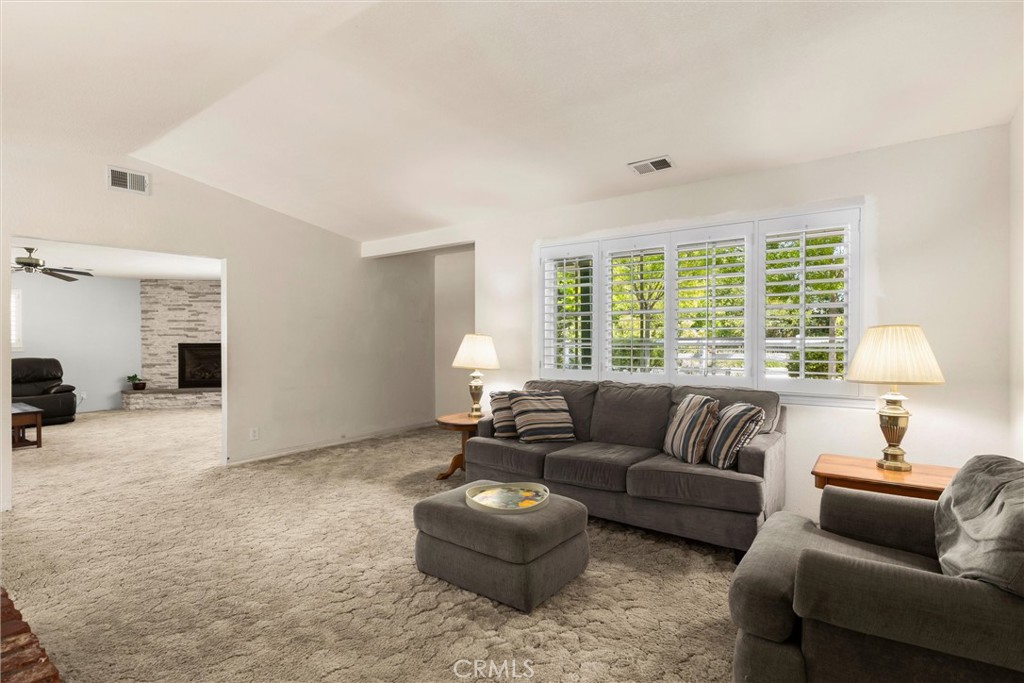 6975 San Gabriel Road Atascadero, CA 93422 - Photo 11 of 38 Living Room