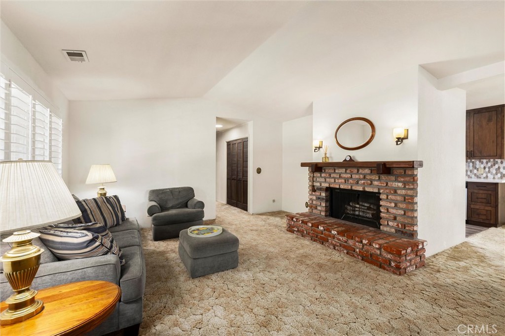 6975 San Gabriel Road Atascadero, CA 93422 - Photo 12 of 38 Living Room