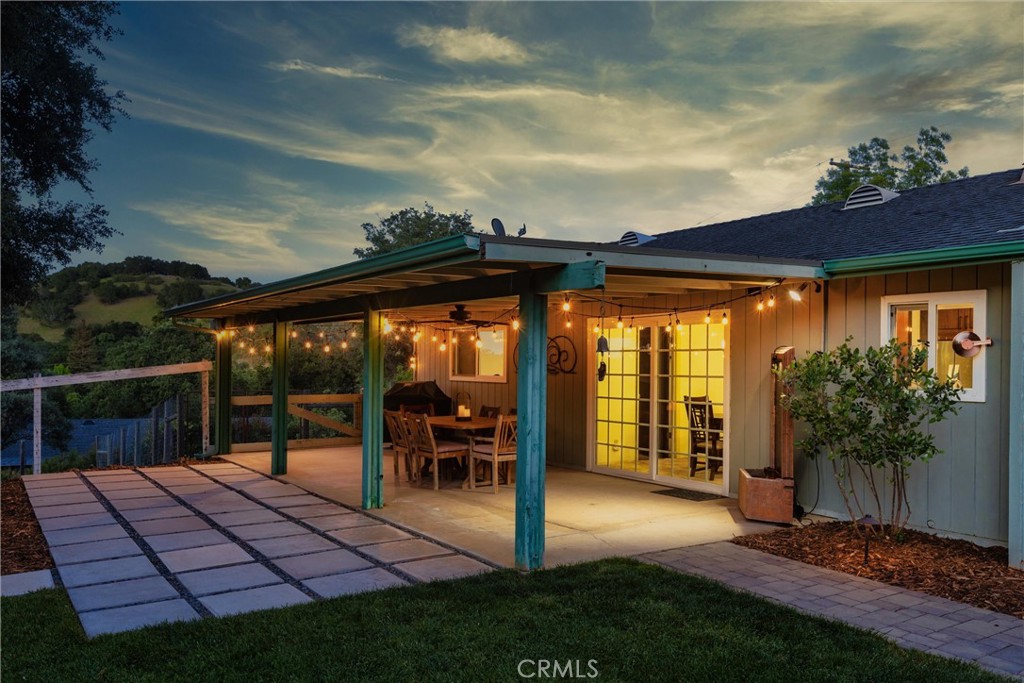 6975 San Gabriel Road Atascadero, CA 93422 - Photo 23 of 38 Backyard