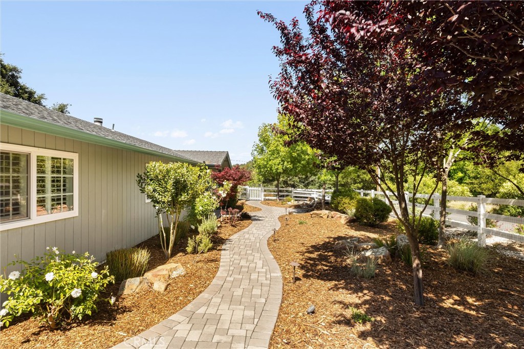 6975 San Gabriel Road Atascadero, CA 93422 - Photo 25 of 38 Front Yard