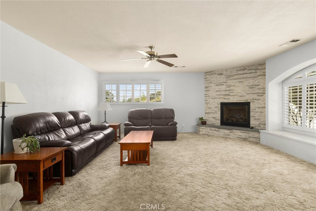 6975 San Gabriel Road Atascadero, CA 93422 - Photo 10 of 38 Family Room