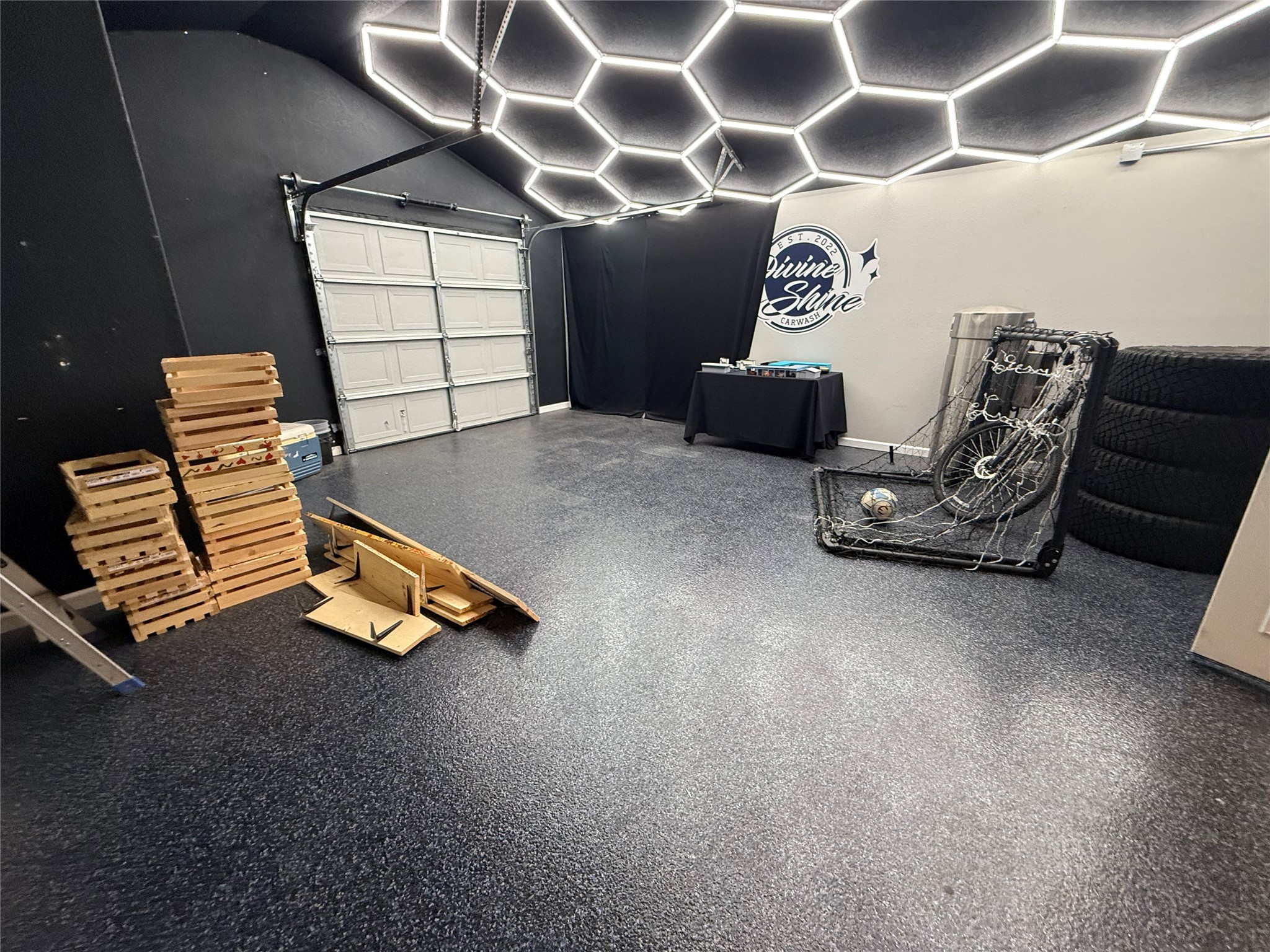 4400 Canal Street Houston, TX 77011 - Photo 21 of 25 a living room with furniture