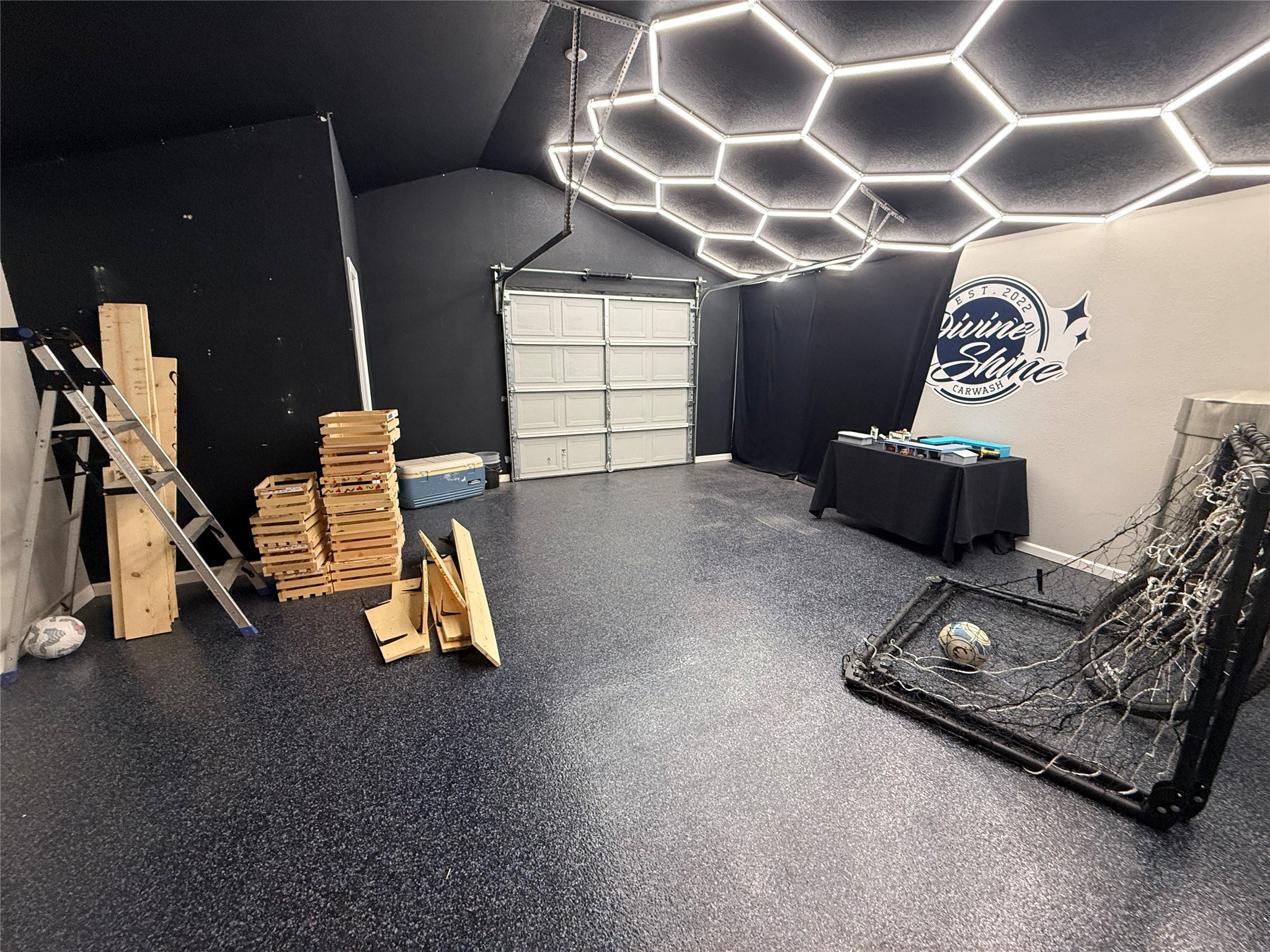 4400 Canal Street Houston, TX 77011 - Photo 23 of 25 a room with gym equipment