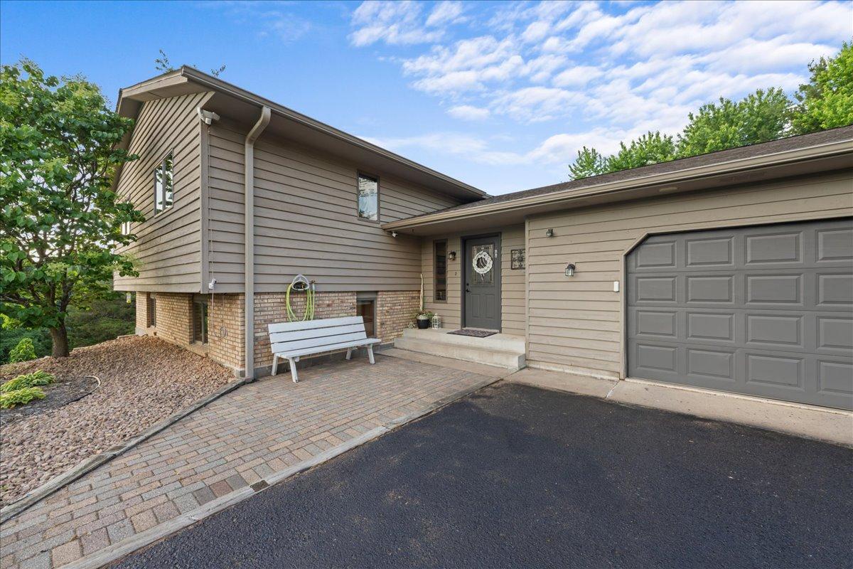 810 Antler Ridge Hudson, WI 54016 - Photo 3 of 63
