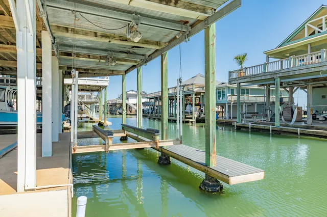 a view of a living room with furniture