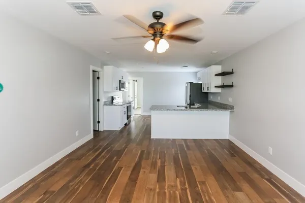 $2,015 | 4656 South 38th Lane, Phoenix, AZ 85041