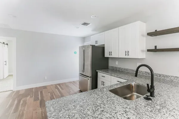 $2,015 | 4656 South 38th Lane, Phoenix, AZ 85041
