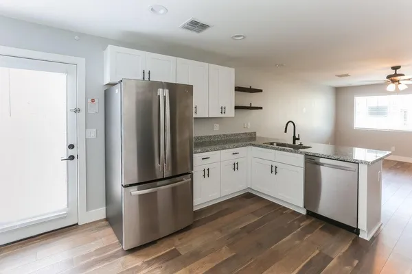 $2,065 | 4656 South 38th Lane, Phoenix, AZ 85041