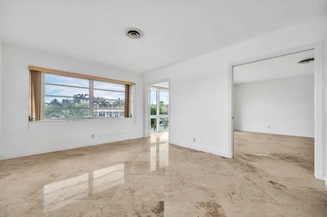 $2,500 | 2400 Northeast 36th Street, Unit 7, Lighthouse Point, FL 33064