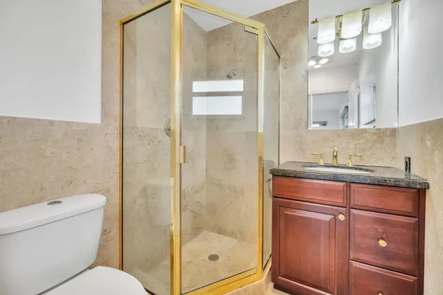 $2,500 | 2400 Northeast 36th Street, Unit 7, Lighthouse Point, FL 33064