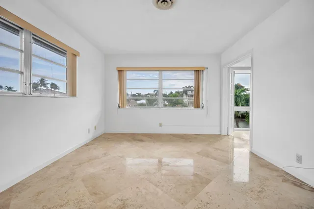 $2,500 | 2400 Northeast 36th Street, Unit 7, Lighthouse Point, FL 33064