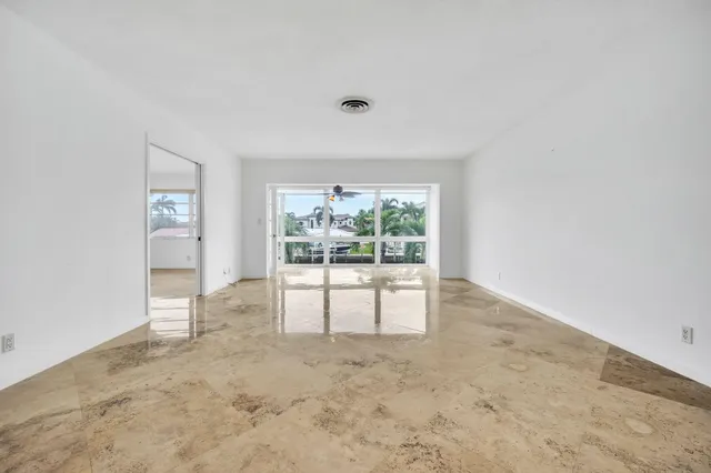 $2,500 | 2400 Northeast 36th Street, Unit 7, Lighthouse Point, FL 33064