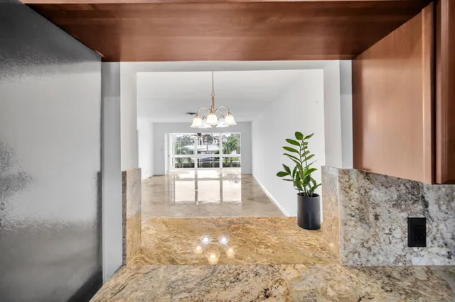 $2,500 | 2400 Northeast 36th Street, Unit 7, Lighthouse Point, FL 33064