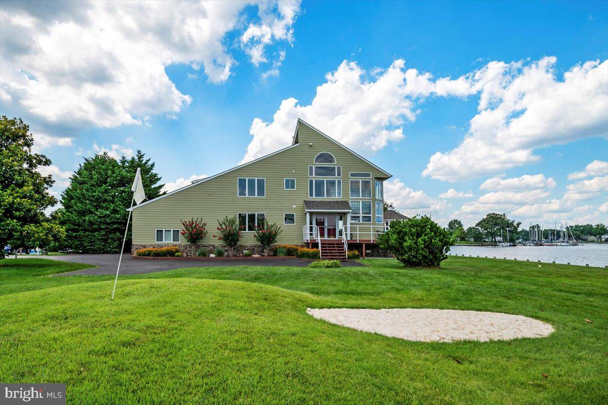 8122 Orchard Point Road Pasadena, MD 21122 - Photo 34 of 54 Water side golf practice