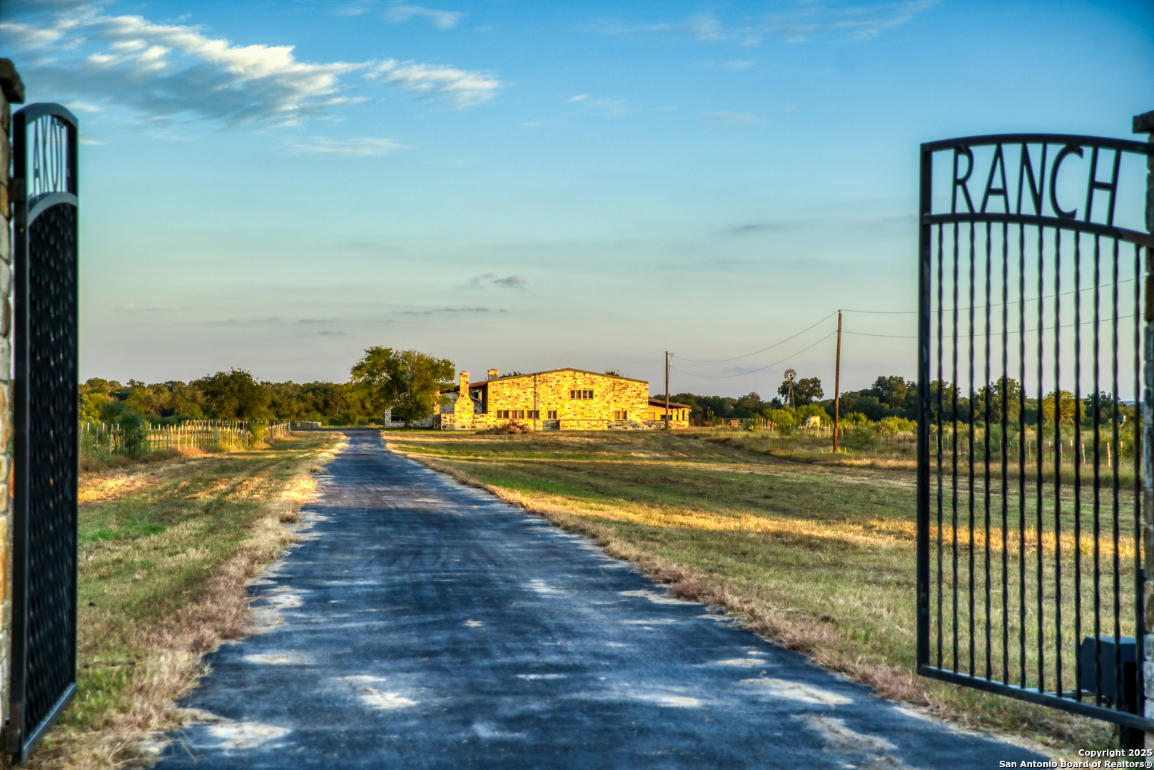 192 Farm To Market 2828 Bandera, TX 78003 - Photo 3 of 50