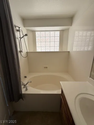 $2,300 | 4663 French Hill Court, Las Vegas, NV 89139