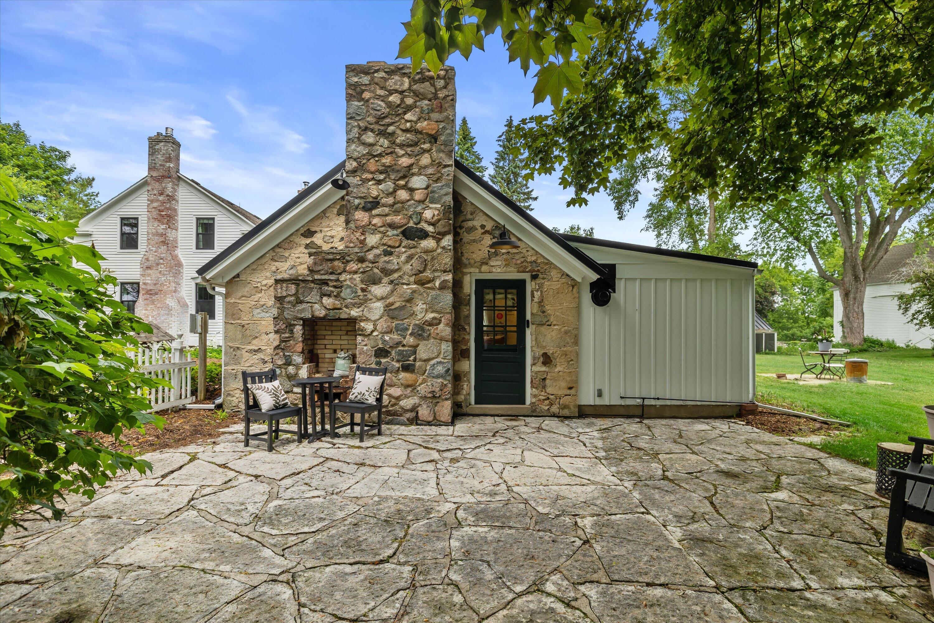 12112 North Wauwatosa Road Mequon, WI 53092 - Photo 40 of 72 Guest Cottage