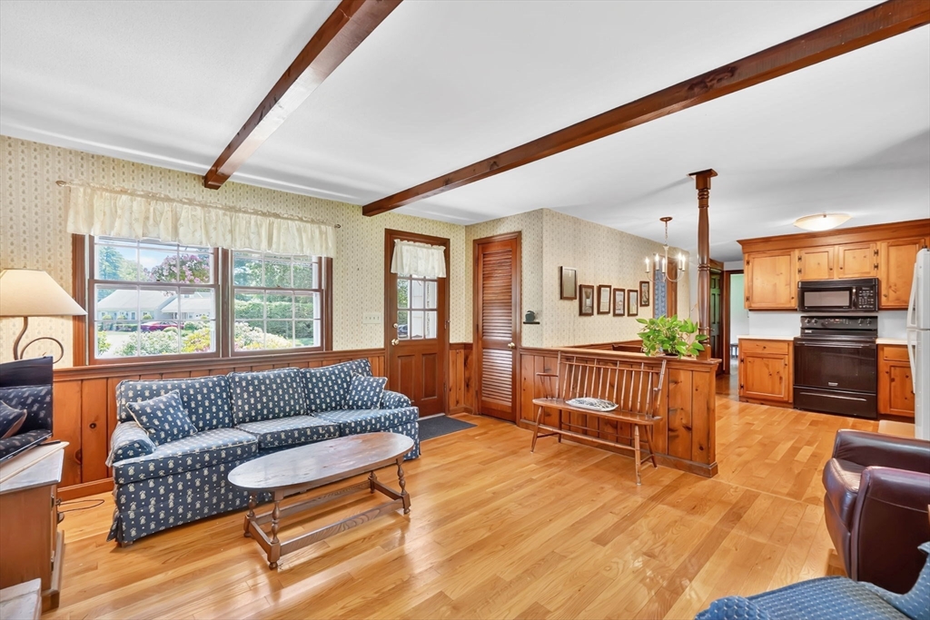 13 Pleasant View Road Wilbraham, MA 01095 - Photo 7 of 40