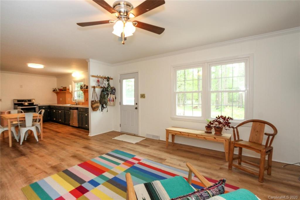 9800 Windrift Road Charlotte, NC 28215 - Photo 8 of 31 Gallery Image 8