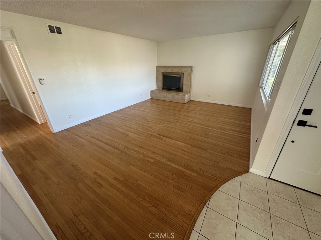 4476 West 140th Street Hawthorne, CA 90250 - Photo 2 of 17 Living Room