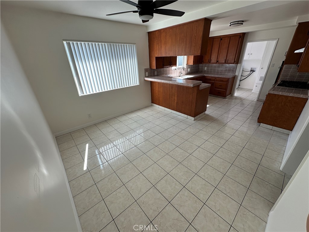 4476 West 140th Street Hawthorne, CA 90250 - Photo 3 of 17 Dining and Kitchen