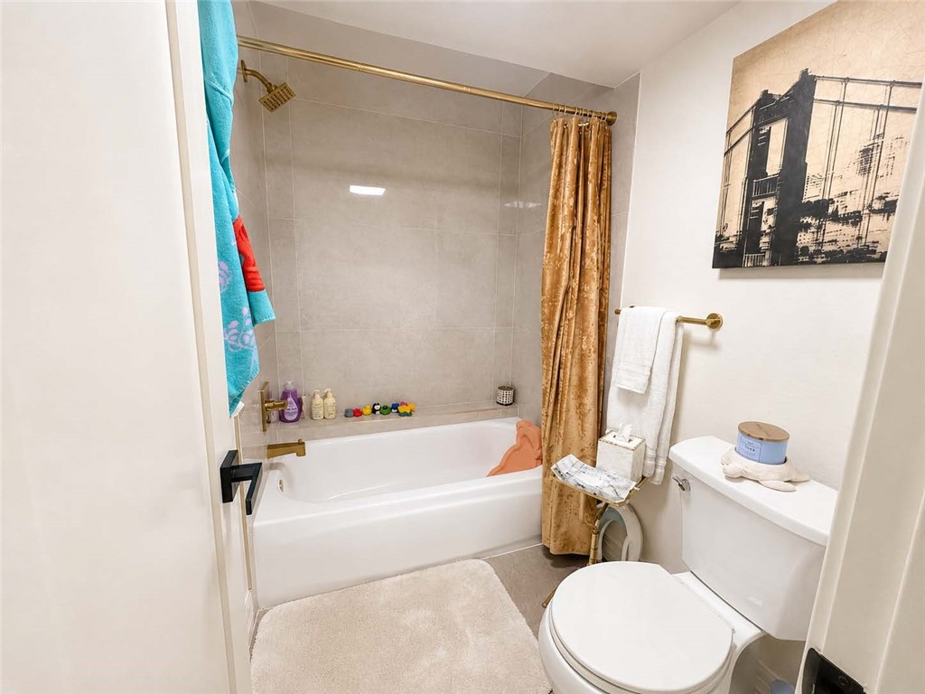1313 Valley View Road, Unit 202 Glendale, CA 91202 - Photo 12 of 24