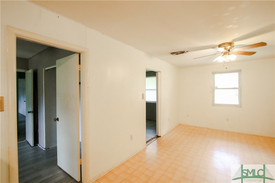 409 Sharondale Road Savannah, GA 31419 - Photo 7 of 26