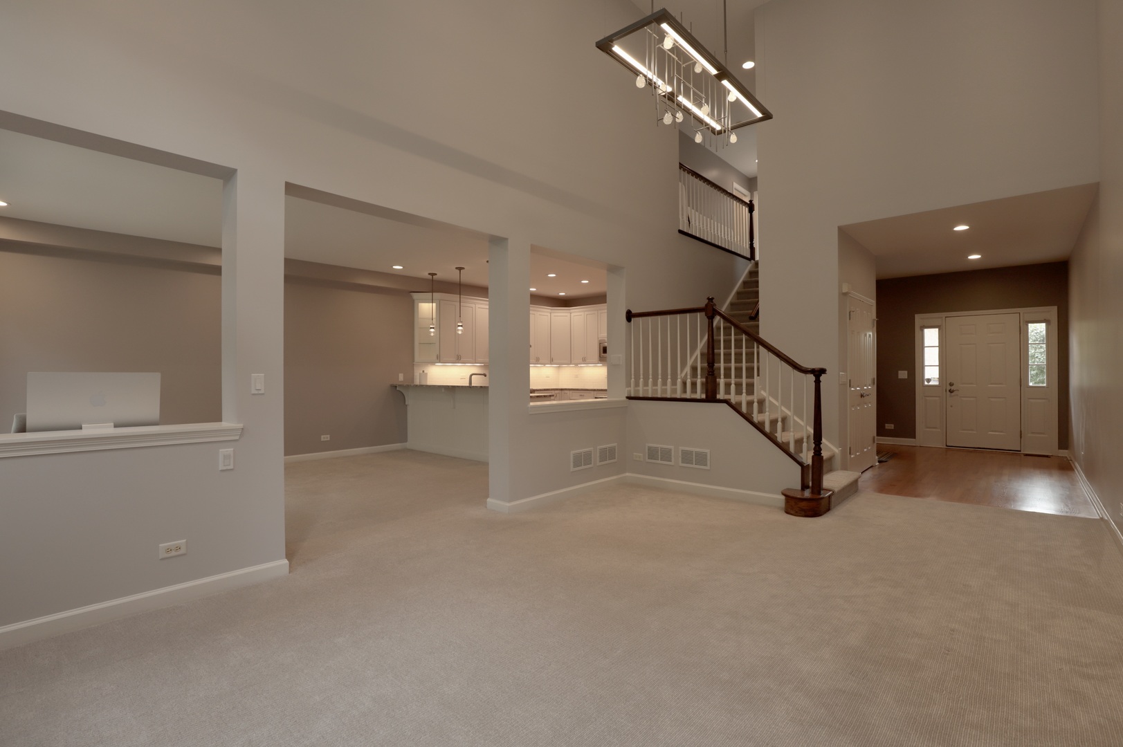 1802 Camden Drive Glenview, IL 60025 - Photo 4 of 21 a view of an entryway