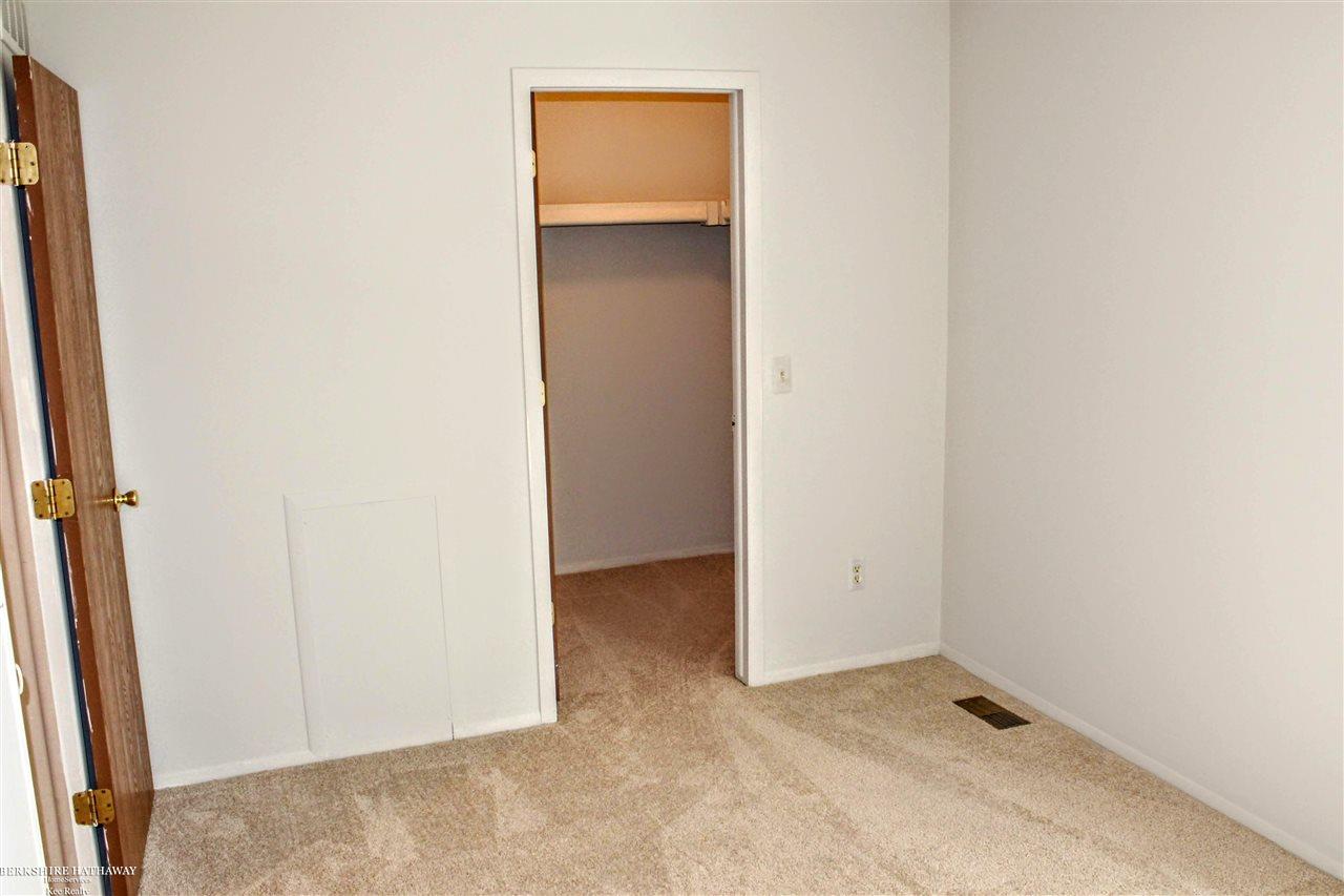 625 Byron Court Rochester Hills, MI 48307 - Photo 27 of 34