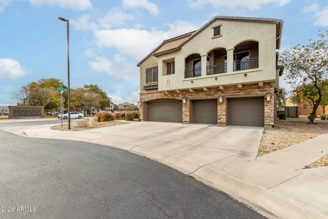 $305,000 | 462 North 168th Lane, Goodyear, AZ 85338