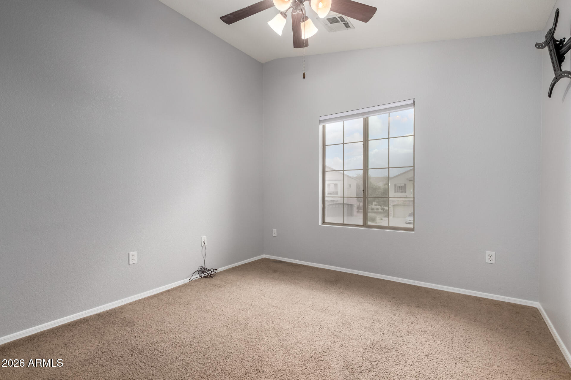 462 North 168th Lane Goodyear, AZ 85338 - Photo 9 of 29 18 168th