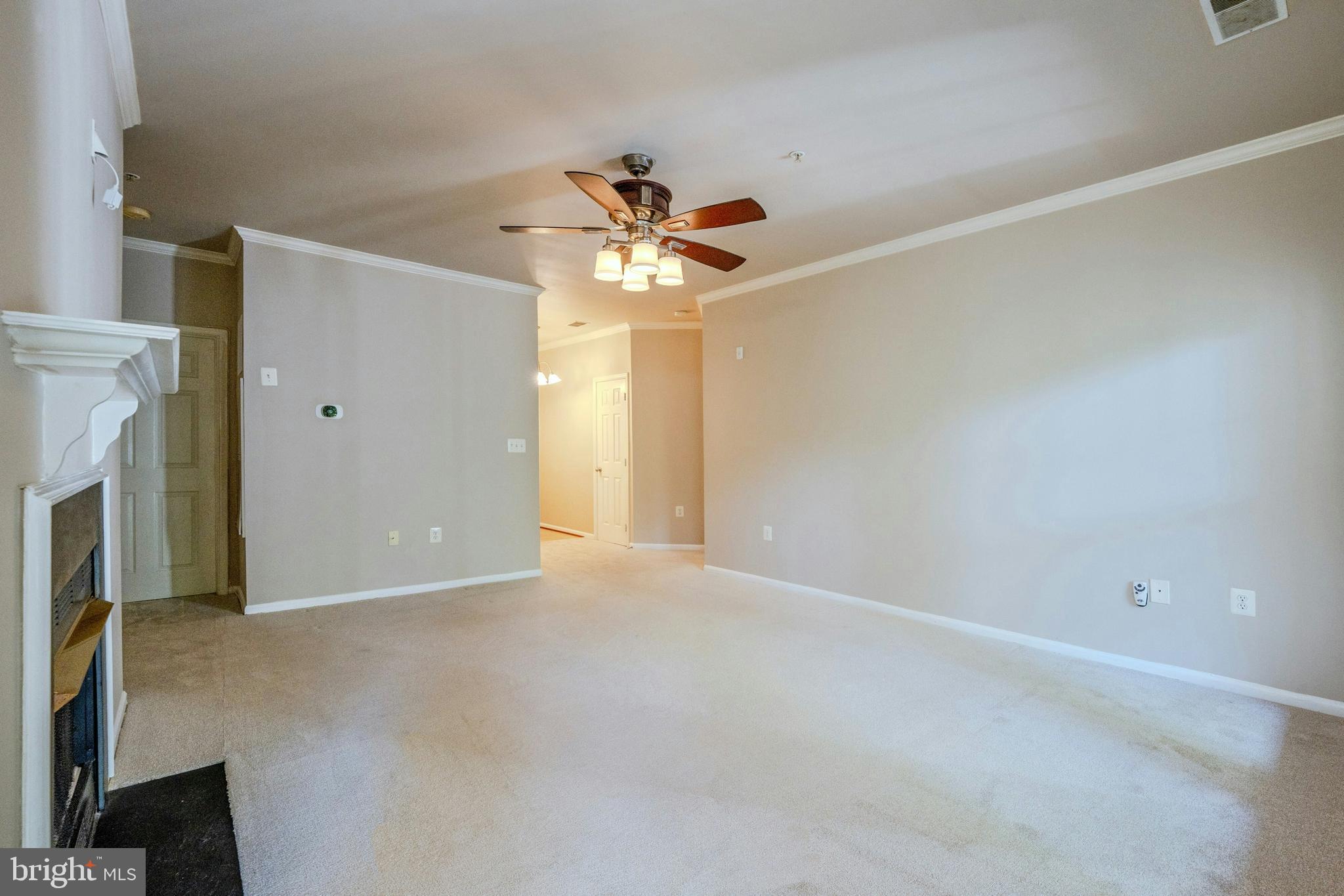 1520 North Point Drive, Unit 30202 Reston, VA 20194 - Photo 5 of 29 Living Room