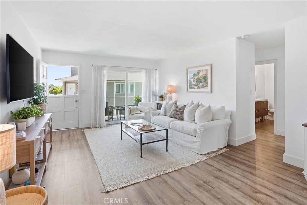 1228 Rutland Road, Unit 6 Newport Beach, CA 92660 - Photo 2 of 21