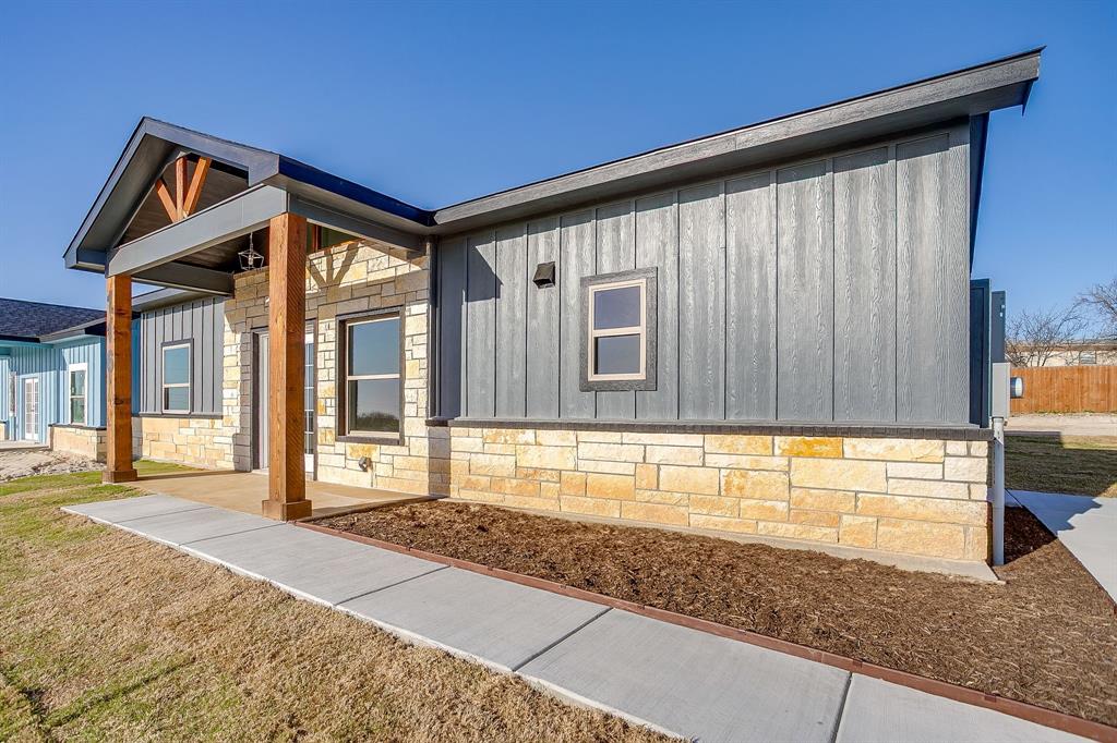 116 Overlook Trail Azle, TX 76020 - Photo 2 of 40