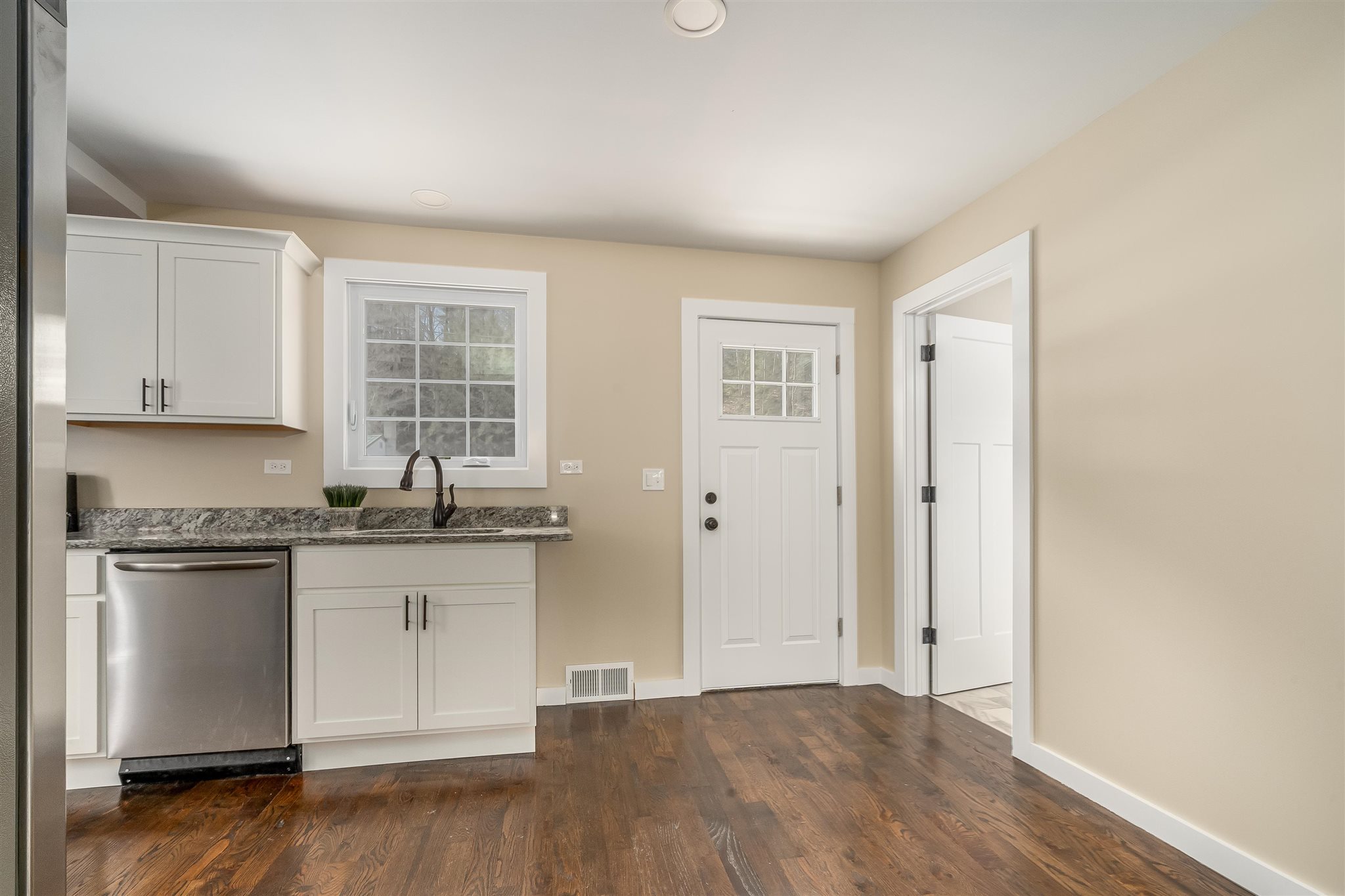 132 Moose Club Park Road Goffstown, NH 03045 - Photo 7 of 28 Gallery Image 7