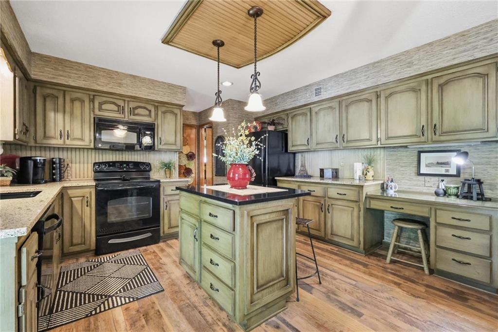 6626 Oak Ridge Drive Shawnee, KS 66217 - Photo 11 of 45