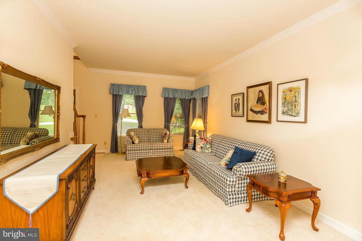 1088 Long Valley Road Westminster, MD 21158 - Photo 11 of 28 Living Room