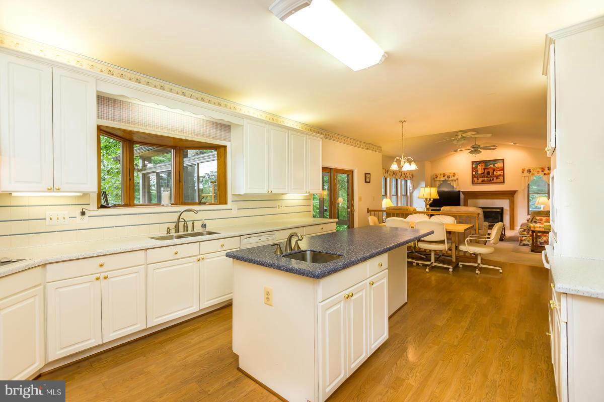 1088 Long Valley Road Westminster, MD 21158 - Photo 13 of 28 Kitchen