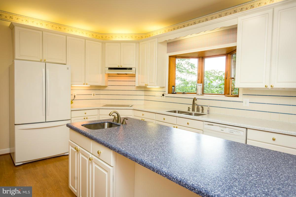 1088 Long Valley Road Westminster, MD 21158 - Photo 14 of 28 Kitchen