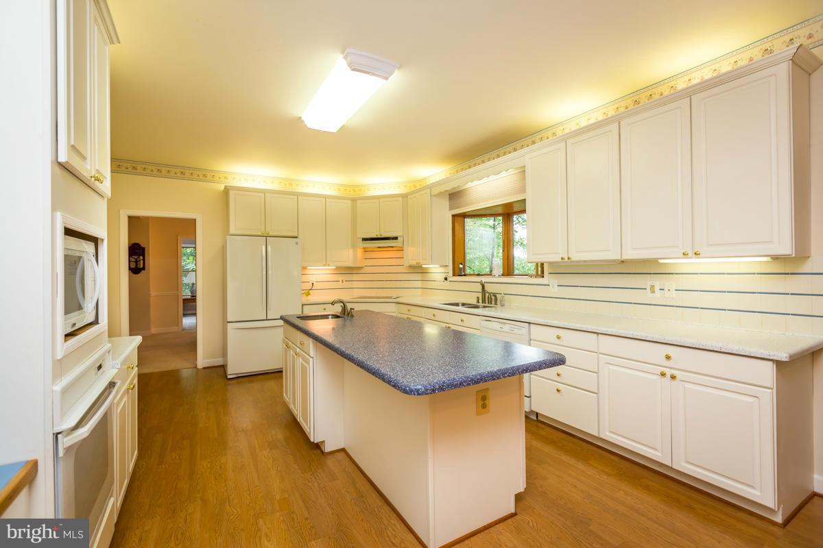 1088 Long Valley Road Westminster, MD 21158 - Photo 15 of 28 Kitchen