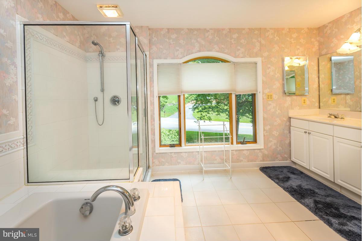 1088 Long Valley Road Westminster, MD 21158 - Photo 22 of 28 Bath (Master)